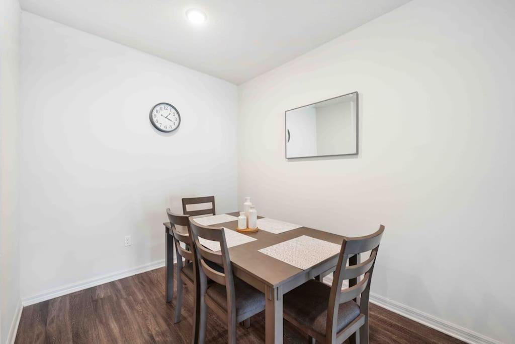 Lavish 2Br Apartment In Tampa Luaran gambar