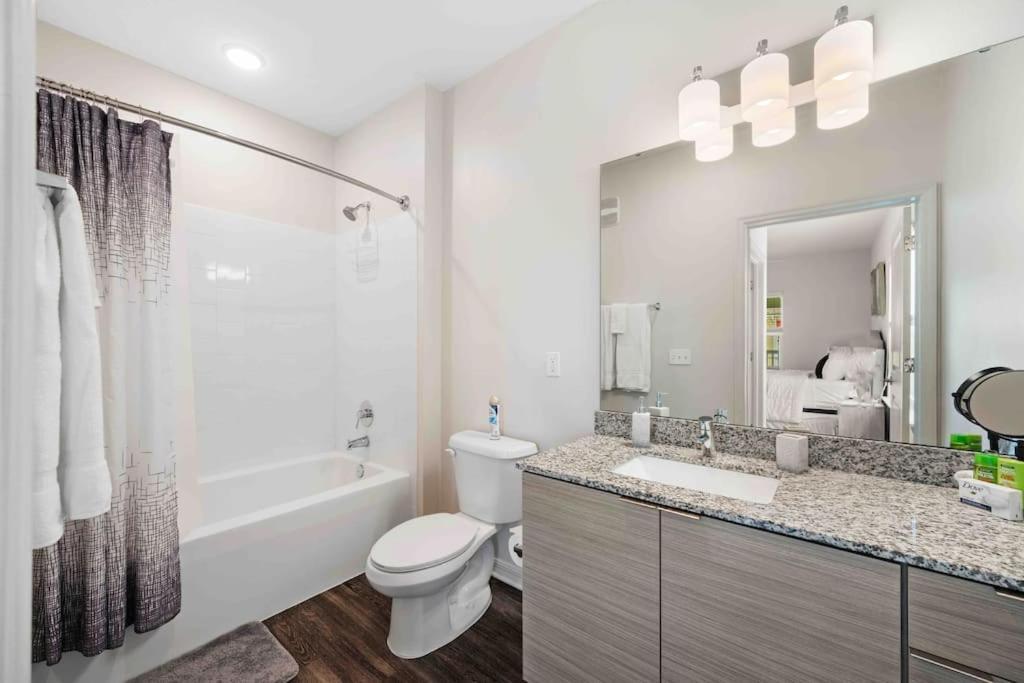 Lavish 2Br Apartment In Tampa Luaran gambar